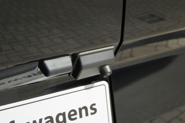 Ford Transit Custom 320 2.0 TDCI L2H1 Trend DC 6 Zits 170pk - Trekhaak - Stoel/Stuurverwarming - Cruise - 70l Tank - LED - Rijklaar