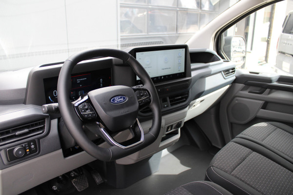 Ford Transit Custom 320 2.0 TDCI L2H1 Trend DC 6 Zits 170pk - Trekhaak - Stoel/Stuurverwarming - Cruise - 70l Tank - LED - Rijklaar