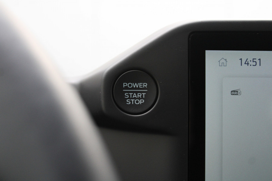 Ford Transit Custom 320 2.0 TDCI L2H1 Trend DC 6 Zits 170pk - Trekhaak - Stoel/Stuurverwarming - Cruise - 70l Tank - LED - Rijklaar