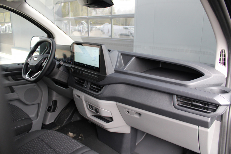 Ford Transit Custom 320 2.0 TDCI L2H1 Trend DC 6 Zits 170pk - Trekhaak - Stoel/Stuurverwarming - Cruise - 70l Tank - LED - Rijklaar