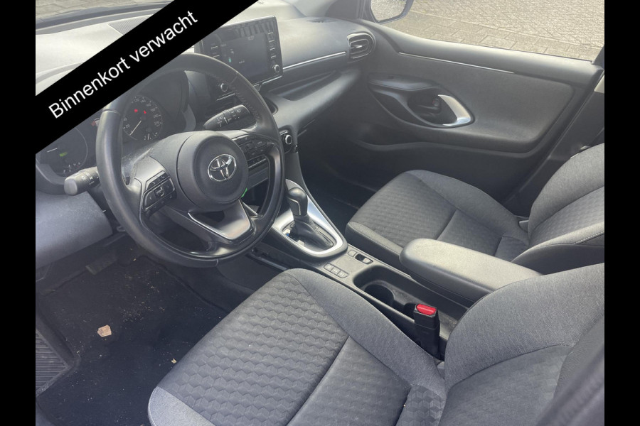 Toyota Yaris 1.5 Hybrid Active . Dealer onderhouden . Apple Carplay & AndroidAUTO . Camera