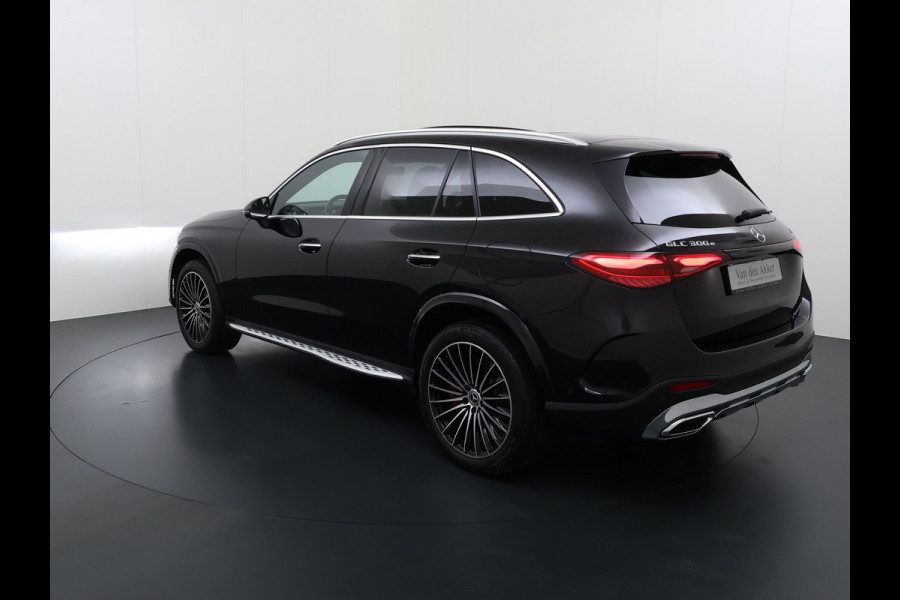 Mercedes-Benz GLC 300e AMG 4Matic // SoH 95% // Panorama dak // Burmester // Memory // 360 Camera // 20 inch // Treeplanken // Sfeerverlichting //