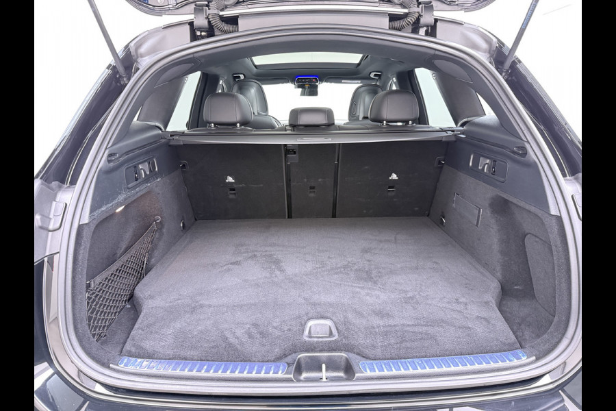 Mercedes-Benz GLC 300e AMG 4Matic // SoH 95% // Panorama dak // Burmester // Memory // 360 Camera // 20 inch // Treeplanken // Sfeerverlichting //