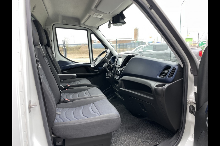 Iveco Daily 40C18 Aut. Bakwagen met laadklep (1000 kg)