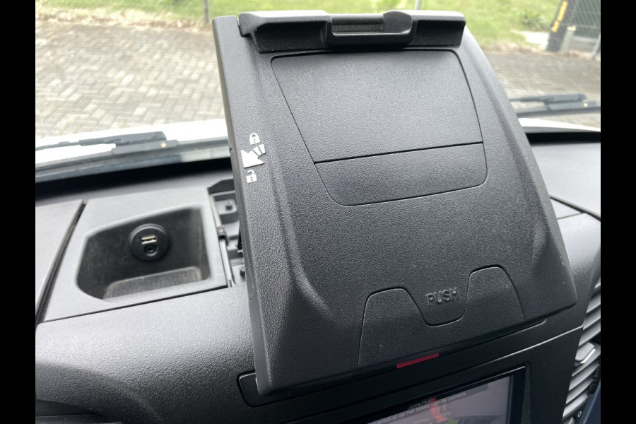 Iveco Daily 40C18 Aut. Bakwagen met laadklep (1000 kg)