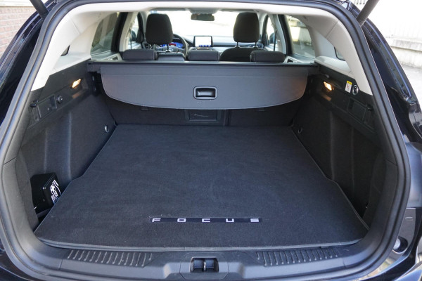Ford FOCUS Wagon 1.0 EcoB.125PK Titanium X Business/Panodak/ E36.000,-- nieuwprijs/Zeldzaam compleet!!