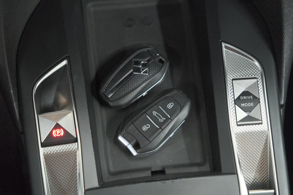 DS DS 3 Crossback 50 kwh e-Tense So Chic | Camera| Dodehoekdetectie | Head-Up Display | Apple Carplay | Stoelverwarming | SOH = 93.5%