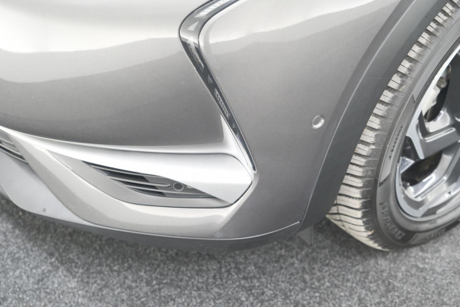 DS DS 3 Crossback 50 kwh e-Tense So Chic | Camera| Dodehoekdetectie | Head-Up Display | Apple Carplay | Stoelverwarming | SOH = 93.5%