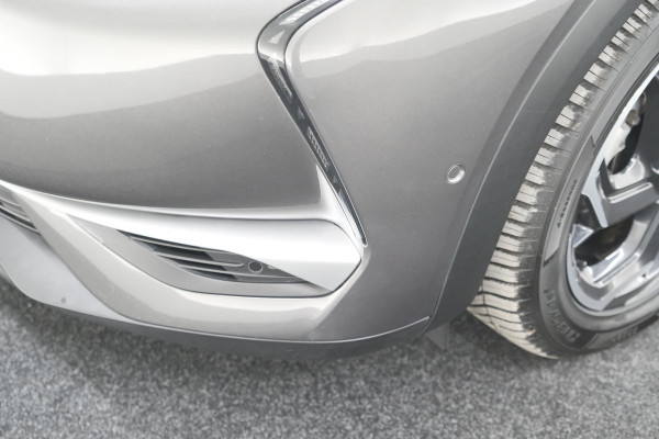 DS DS 3 Crossback 50 kwh e-Tense So Chic | Camera| Dodehoekdetectie | Head-Up Display | Apple Carplay | Stoelverwarming | SOH = 93.5%