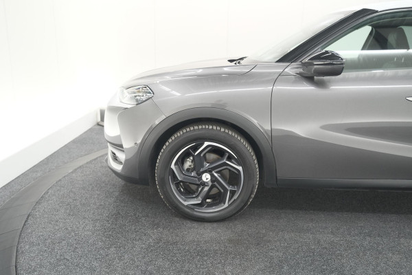 DS DS 3 Crossback 50 kwh e-Tense So Chic | Camera| Dodehoekdetectie | Head-Up Display | Apple Carplay | Stoelverwarming | SOH = 93.5%