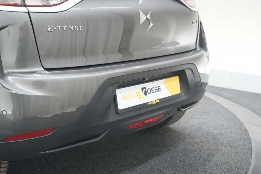 DS DS 3 Crossback 50 kwh e-Tense So Chic | Camera| Dodehoekdetectie | Head-Up Display | Apple Carplay | Stoelverwarming | SOH = 93.5%