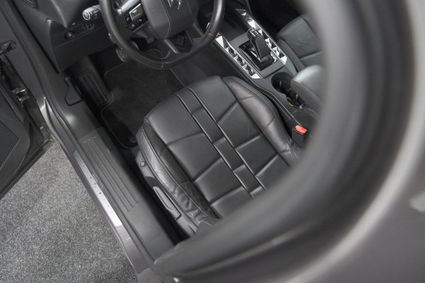 DS DS 3 Crossback 50 kwh e-Tense So Chic | Camera| Dodehoekdetectie | Head-Up Display | Apple Carplay | Stoelverwarming | SOH = 93.5%