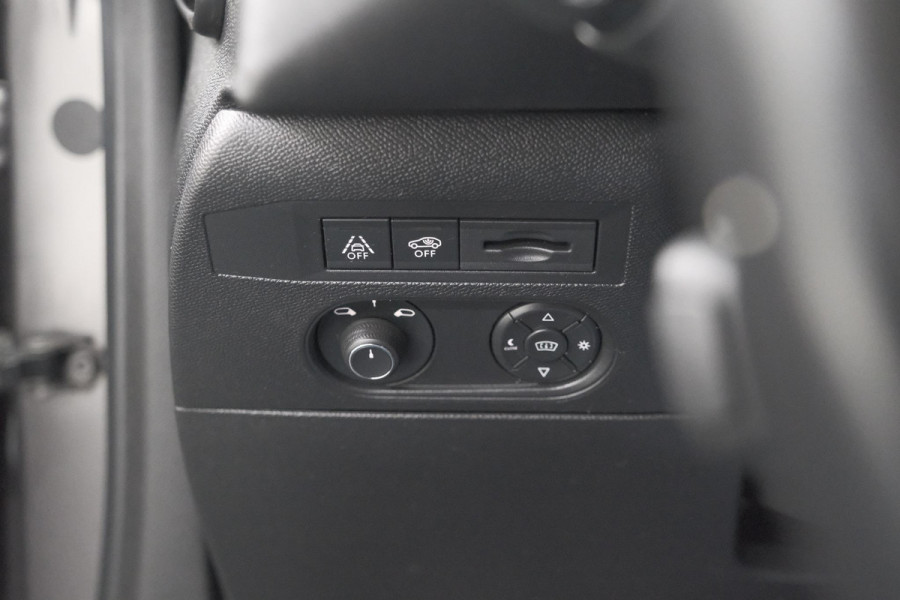 DS DS 3 Crossback 50 kwh e-Tense So Chic | Camera| Dodehoekdetectie | Head-Up Display | Apple Carplay | Stoelverwarming | SOH = 93.5%