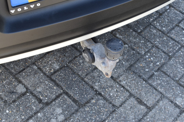 Volvo XC40 T3 156PK Momentum | H&K | Trekhaak | ACC | Leder | Stoelverwarming | Camera