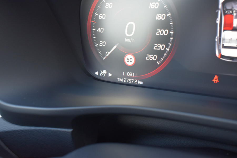 Volvo XC40 T3 156PK Momentum | H&K | Trekhaak | ACC | Leder | Stoelverwarming | Camera