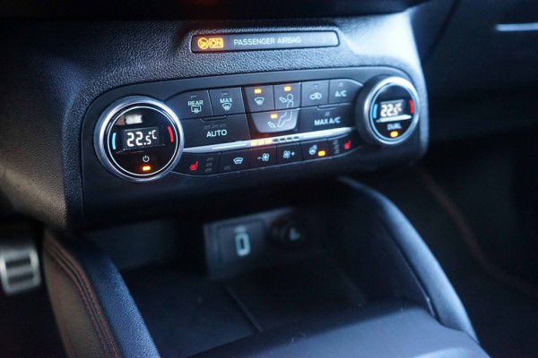 Ford FOCUS Wagon ST-Line 125PK Automaat ACC Dynamic-blauw