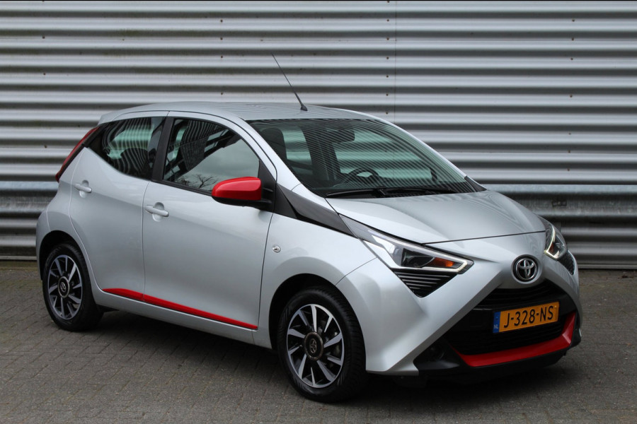 Toyota Aygo 1.0 VVT-i 72pk x-play AUTOMAAT LMV NL-Auto NAP