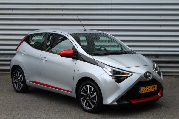 Toyota Aygo 1.0 VVT-i 72pk x-play AUTOMAAT LMV NL-Auto NAP