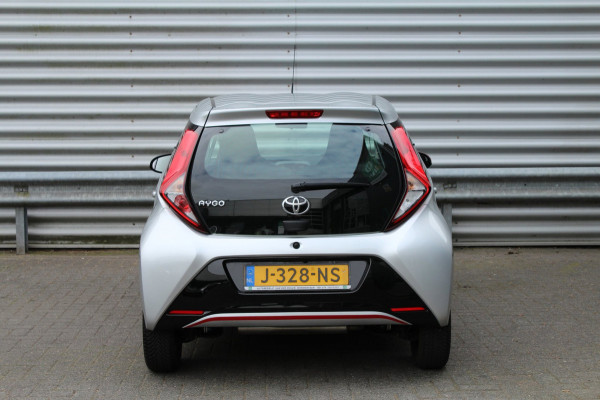 Toyota Aygo 1.0 VVT-i 72pk x-play AUTOMAAT LMV NL-Auto NAP