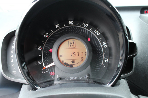 Toyota Aygo 1.0 VVT-i 72pk x-play AUTOMAAT LMV NL-Auto NAP