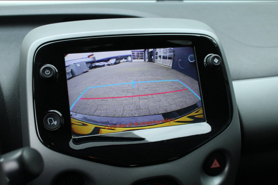 Toyota Aygo 1.0 VVT-i 72pk x-play AUTOMAAT LMV NL-Auto NAP