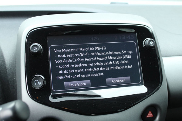 Toyota Aygo 1.0 VVT-i 72pk x-play AUTOMAAT LMV NL-Auto NAP