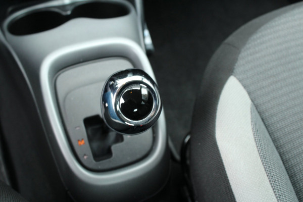 Toyota Aygo 1.0 VVT-i 72pk x-play AUTOMAAT LMV NL-Auto NAP