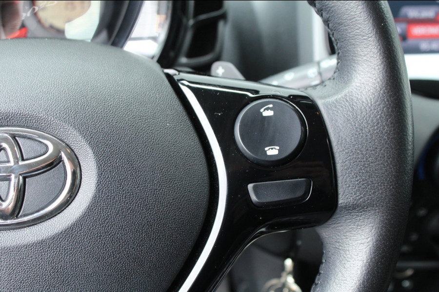 Toyota Aygo 1.0 VVT-i 72pk x-play AUTOMAAT LMV NL-Auto NAP