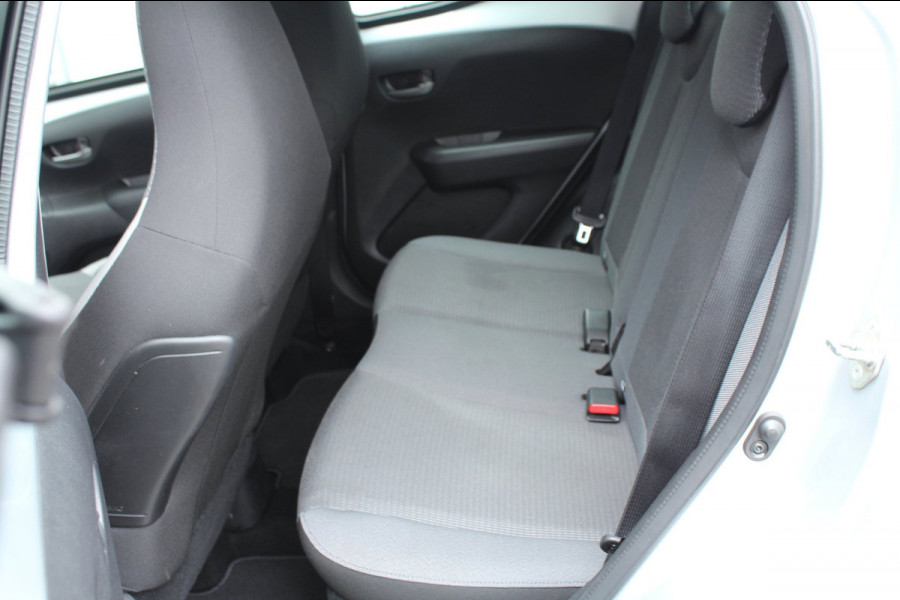 Toyota Aygo 1.0 VVT-i 72pk x-play AUTOMAAT LMV NL-Auto NAP