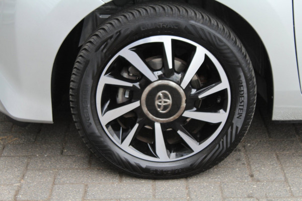 Toyota Aygo 1.0 VVT-i 72pk x-play AUTOMAAT LMV NL-Auto NAP