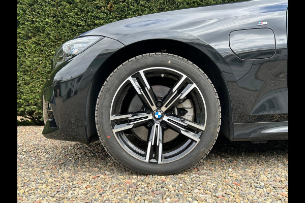 BMW 3 Serie Touring 320e BusinessEditionPlus M-Pakket Schuifdak Leder Carplay