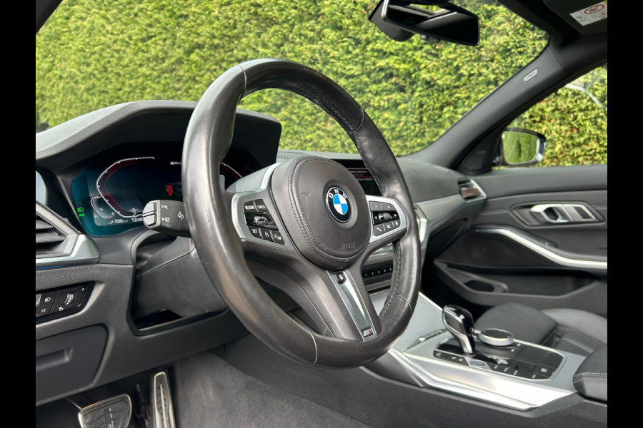 BMW 3 Serie Touring 320e BusinessEditionPlus M-Pakket Schuifdak Leder Carplay