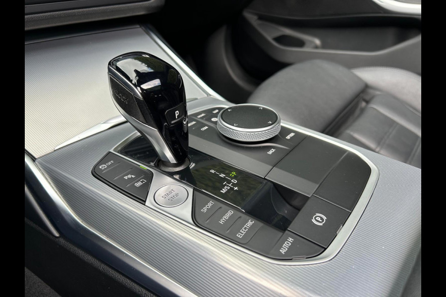 BMW 3 Serie Touring 320e BusinessEditionPlus M-Pakket Schuifdak Leder Carplay