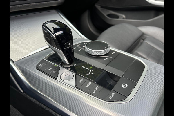 BMW 3 Serie Touring 320e BusinessEditionPlus M-Pakket Schuifdak Leder Carplay
