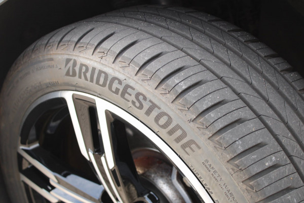 BMW 3 Serie Touring 320e BusinessEditionPlus M-Pakket Schuifdak Leder Carplay