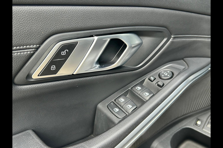BMW 3 Serie Touring 320e BusinessEditionPlus M-Pakket Schuifdak Leder Carplay
