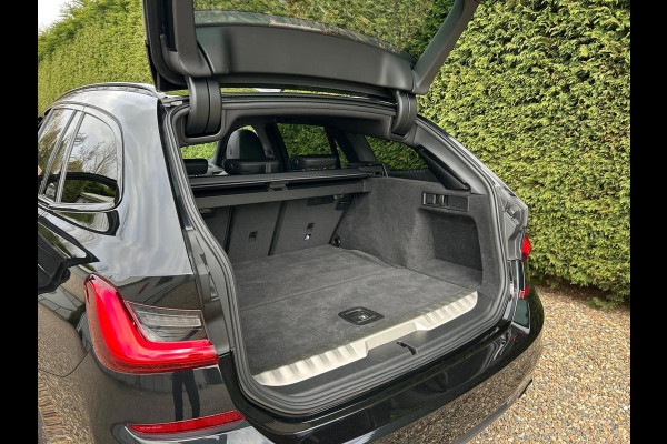 BMW 3 Serie Touring 320e BusinessEditionPlus M-Pakket Schuifdak Leder Carplay