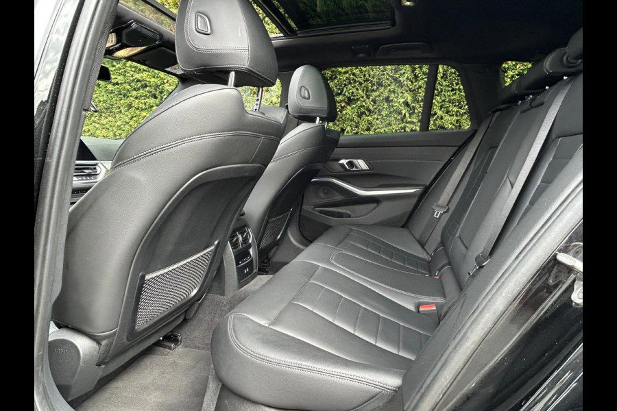 BMW 3 Serie Touring 320e BusinessEditionPlus M-Pakket Schuifdak Leder Carplay
