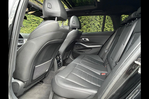 BMW 3 Serie Touring 320e BusinessEditionPlus M-Pakket Schuifdak Leder Carplay