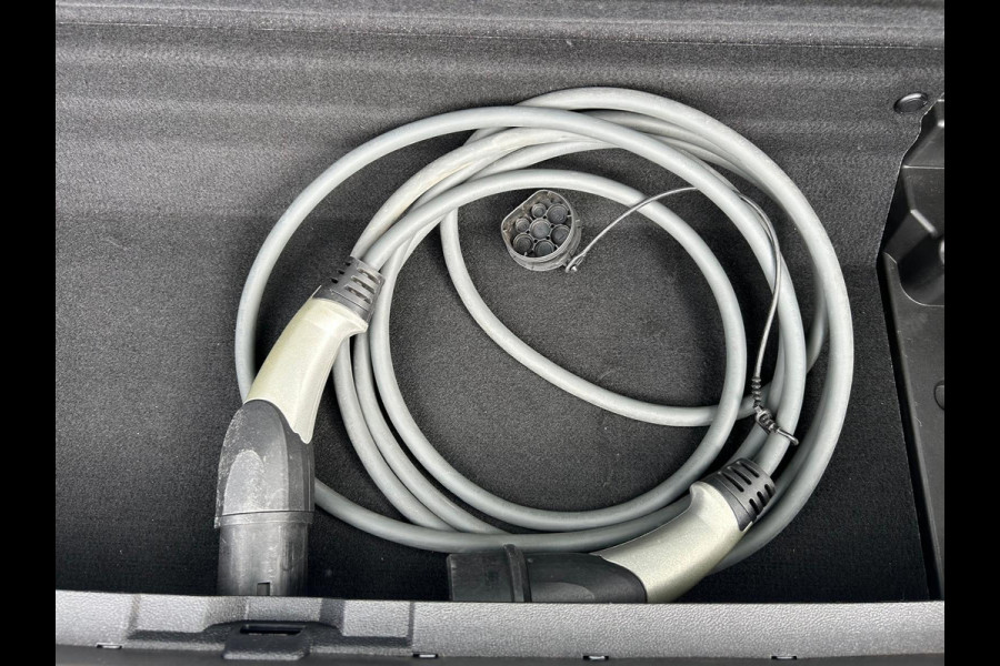 BMW 3 Serie Touring 320e BusinessEditionPlus M-Pakket Schuifdak Leder Carplay