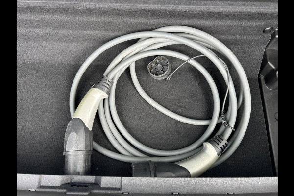 BMW 3 Serie Touring 320e BusinessEditionPlus M-Pakket Schuifdak Leder Carplay