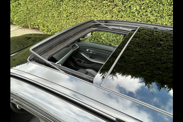 BMW 3 Serie Touring 320e BusinessEditionPlus M-Pakket Schuifdak Leder Carplay