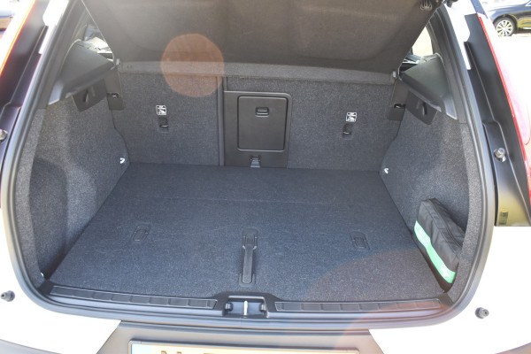 Volvo XC40 Recharge Pro | Panodak | H&K | ACC | All seasons | Stuurverwarming | 360 Camera