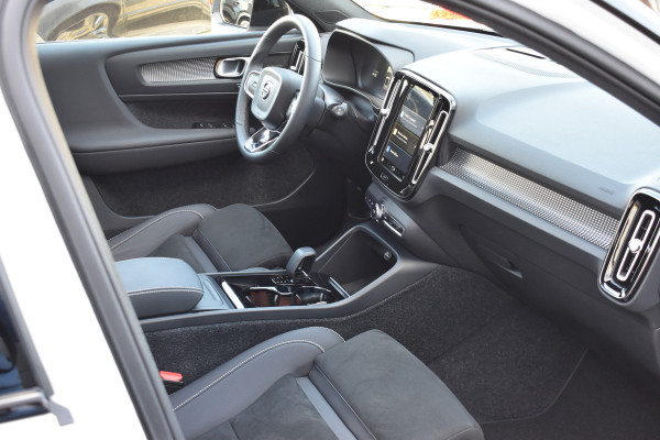 Volvo XC40 Recharge Pro | Panodak | H&K | ACC | All seasons | Stuurverwarming | 360 Camera