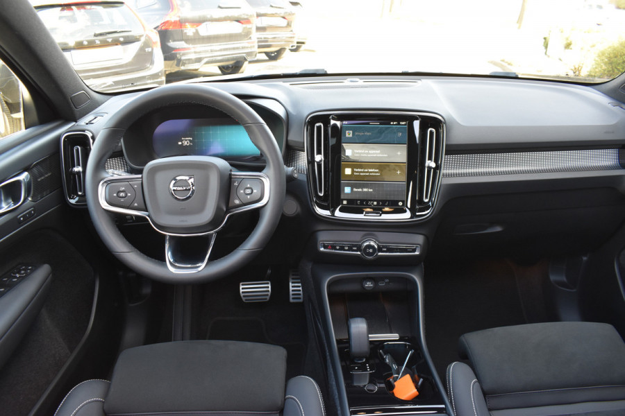 Volvo XC40 Recharge Pro | Panodak | H&K | ACC | All seasons | Stuurverwarming | 360 Camera