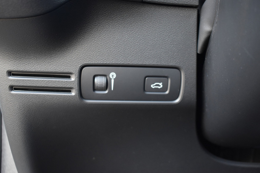Volvo XC40 Recharge Pro | Panodak | H&K | ACC | All seasons | Stuurverwarming | 360 Camera
