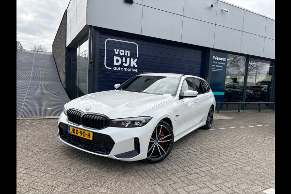 BMW 3 Serie Touring 320e Touring M-Sport PRO PHEV SHADOWLINE ADEPTIVE KOPLAMPEN 360 CAMERA DRIVER ASSIST HEAD-UP DISPLAY INNOVATION PAKKET