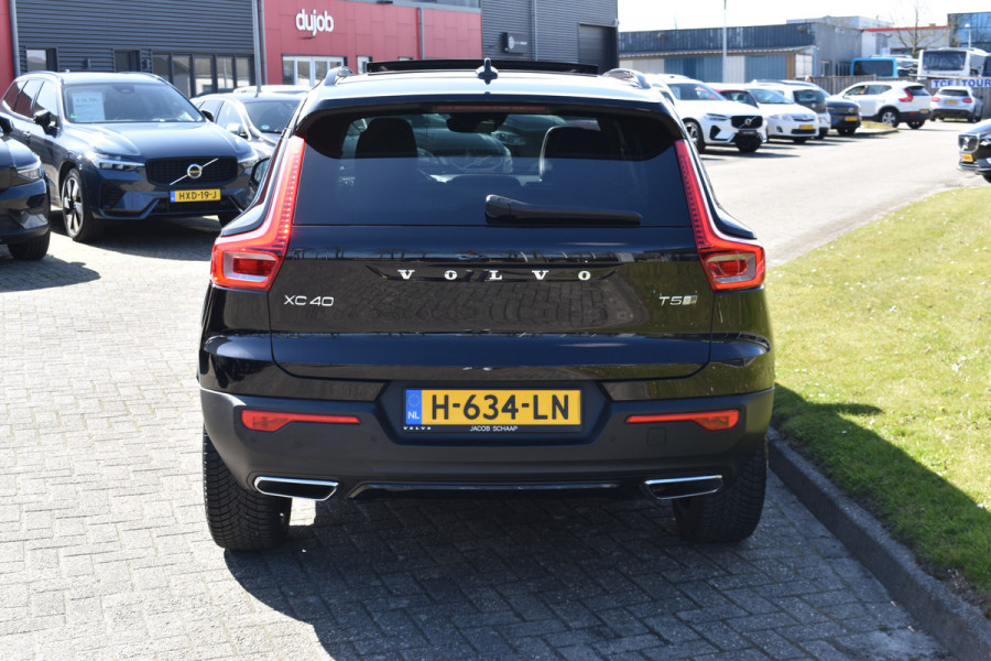Volvo XC40 T5 262PK Twin Engine R-Design | Panodak | ACC | Camera | Stoelverwarming | 20"LMV