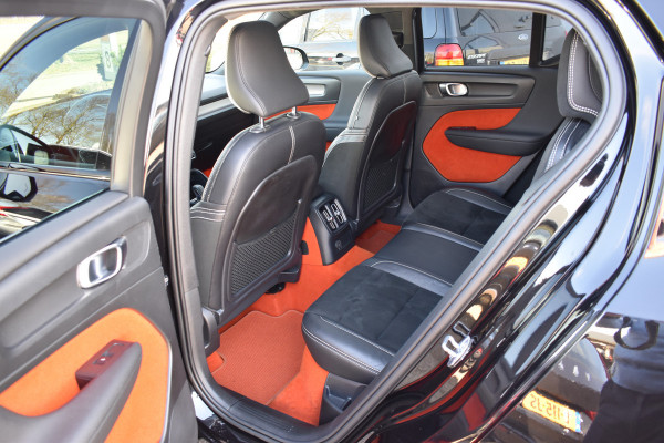 Volvo XC40 T5 262PK Twin Engine R-Design | Panodak | ACC | Camera | Stoelverwarming | 20"LMV