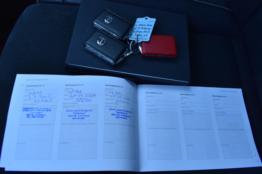 Volvo XC40 T5 262PK Twin Engine R-Design | Panodak | ACC | Camera | Stoelverwarming | 20"LMV